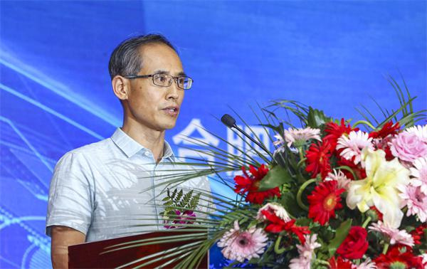 合肥市人社局職業(yè)能力建設(shè)處處長束志偉致辭